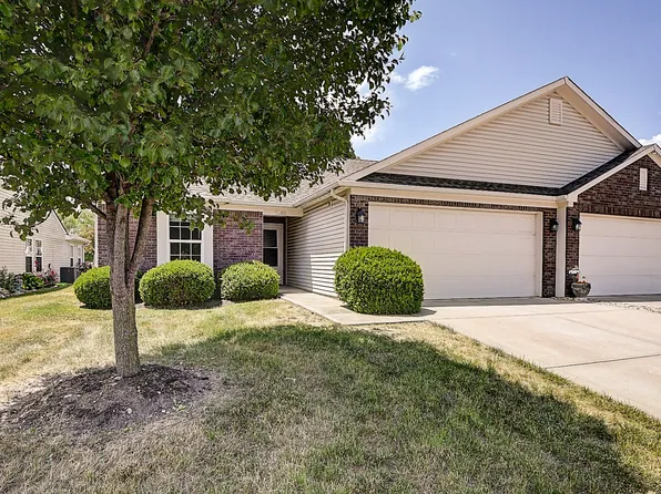 6440 Emerald Springs Dr, Indianapolis, IN 46221