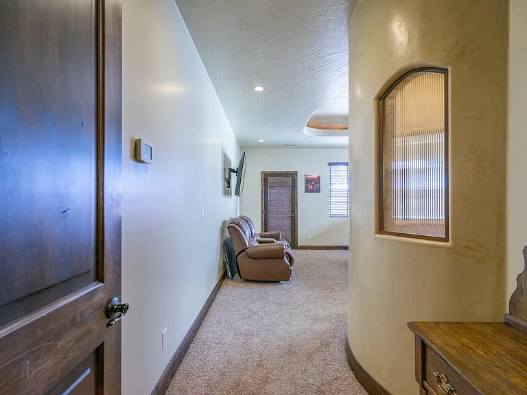 2732 S 4010 W — Photo 30