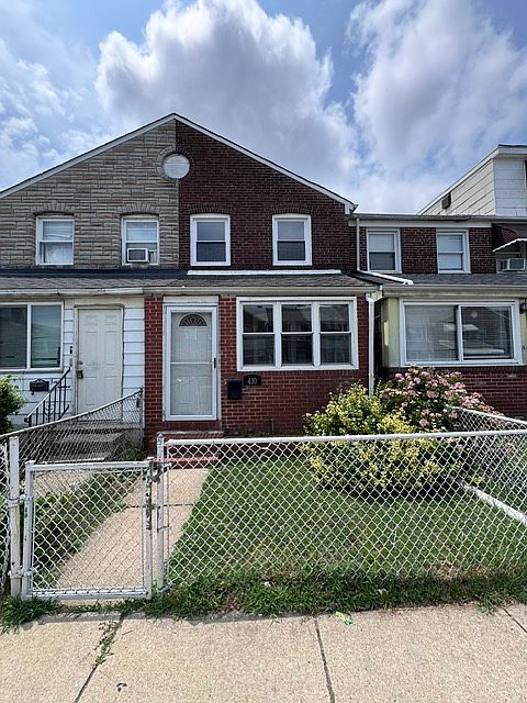 1st image of 410 Maple Ln