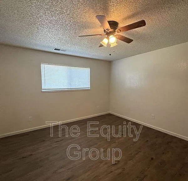 150 S Peppertree St — Photo 10
