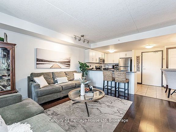 5th image of 43 Goodwin Dr #212
