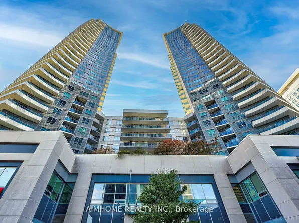 7161 Yonge St, Markham, ON