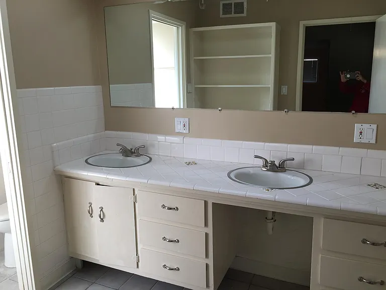 5961 E Waverly Pl — Photo 7