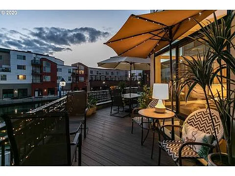 Building Photo - 8115 SW Seneca St