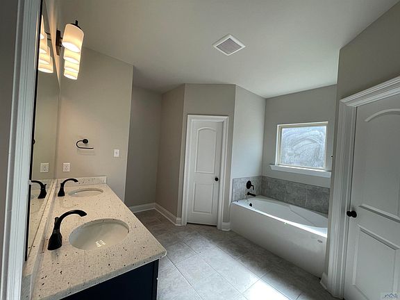 5th image of 250 Marie Claire Dr