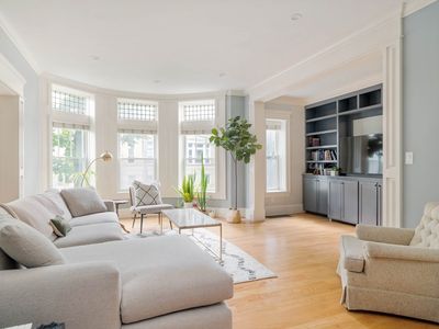 200 Saint Paul St #1, Brookline, MA, 02446