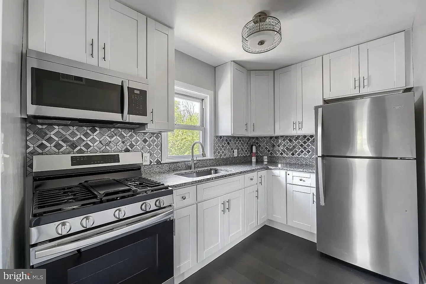 2908 Clearview Avenue, Unit 2 — Photo 2
