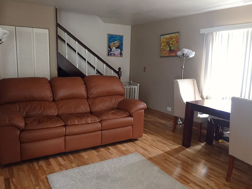 1st image of 30 Waterford Dr