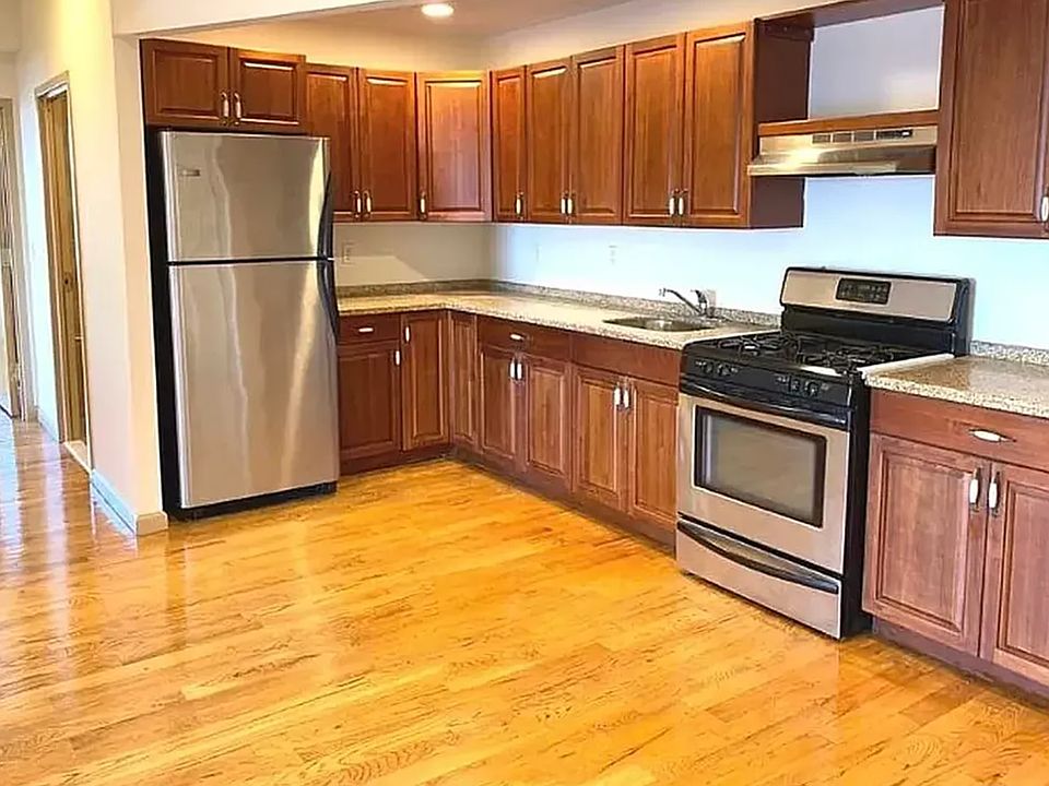 1st image of 58-28 44th Ave #8C