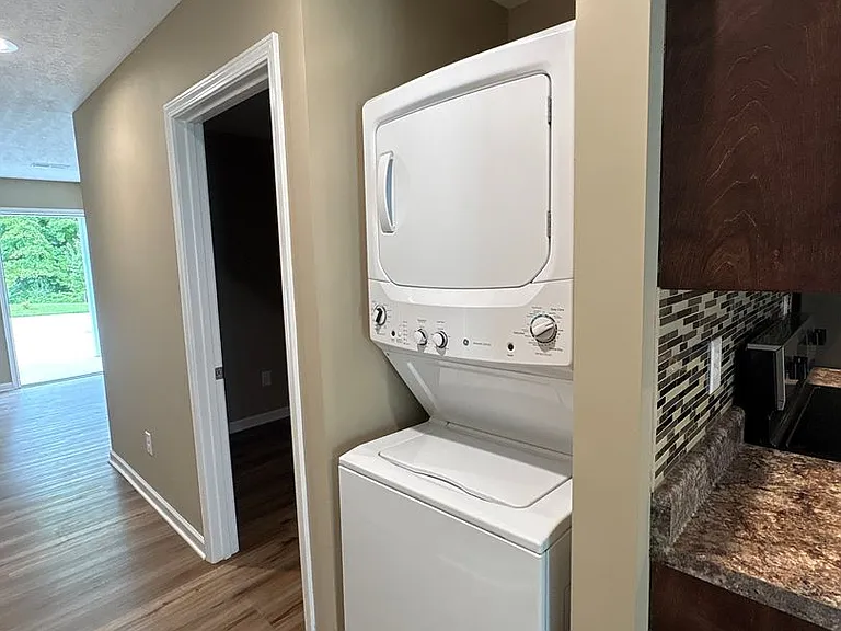 517 Weaver St #1 — Photo 7