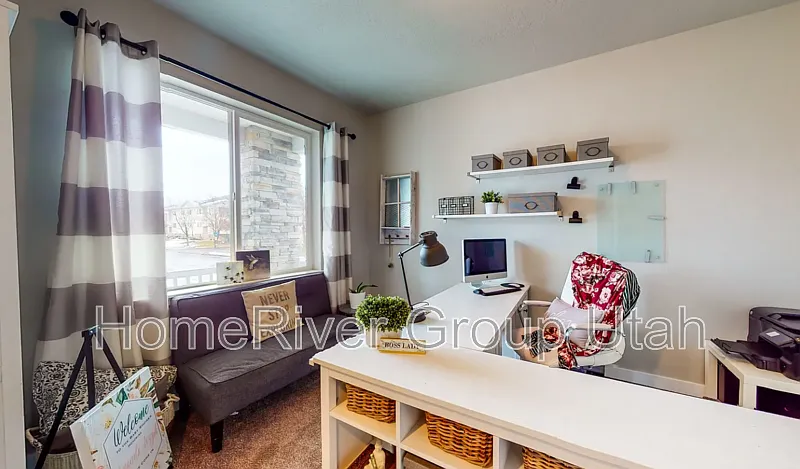 4 bed, 2.5 bath, 3348 sqft, $3,500 — Photo 3