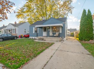 1098 Electric St, Wyandotte, MI 48192