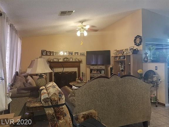 3rd image of 1824 Henson Ln
