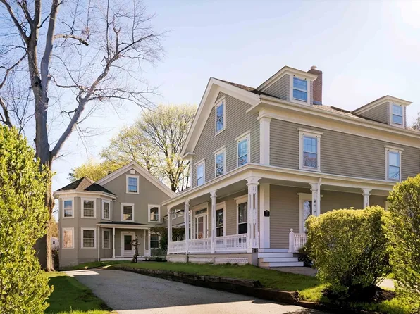 31 School St #1, Andover, MA 01810