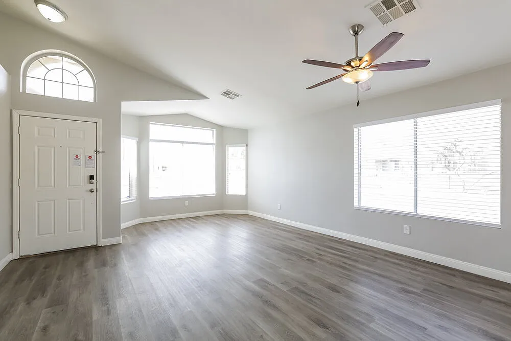 3 bed, 2.0 bath, 1629 sqft, $3,080 — Photo 3
