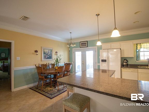 4th image of 2432 Twin Pines Cir