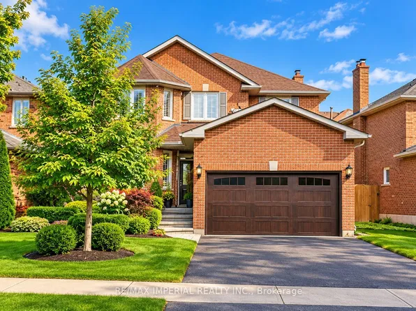493 Blackstock Rd #2, Newmarket, ON L3Y 8H6