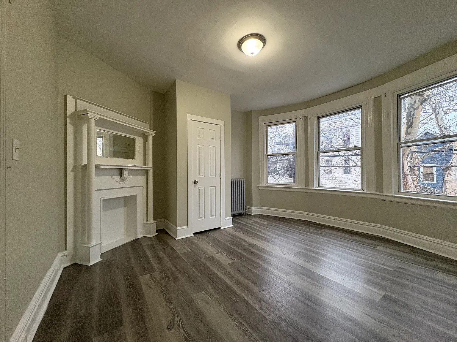 3 bed, 1000 sqft, $2,399 — Photo 2