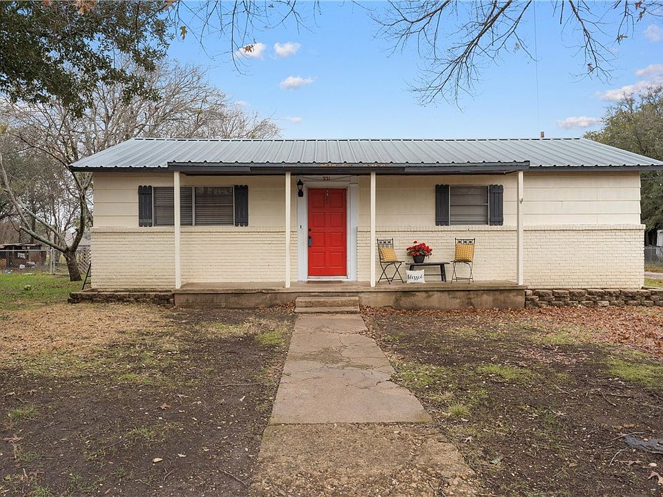 1st image of 931 W 3a St