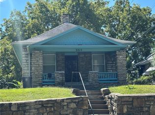 3215 E 51st St, Kansas City, MO 64130