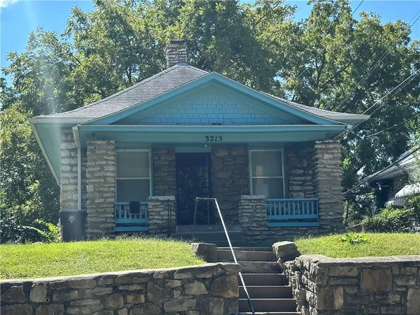 3215 E 51st St, Kansas City, MO 64130