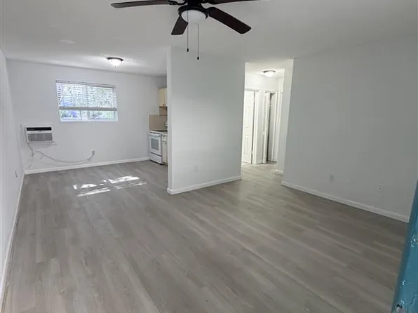 1380 SW 2nd St, Miami, FL