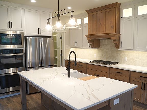 4th image of 420 E Sabra Way #109