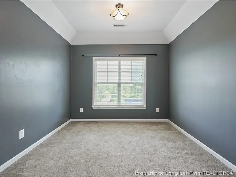 415 Highgrove Dr — Photo 17