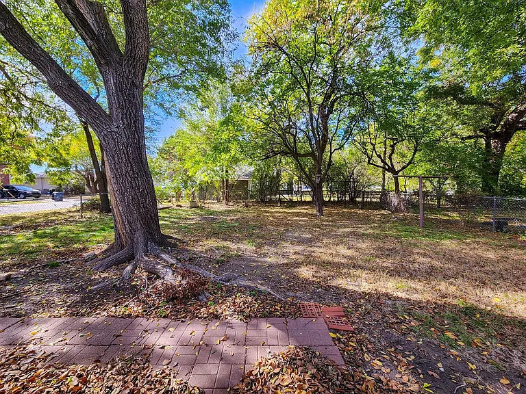 1002 Overland Ct — Photo 36