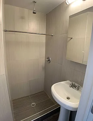 Rented by Avenues Real Estate | media 31