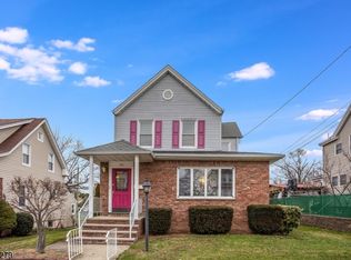 133 Catherine Ave, Rochelle Park, NJ 07662