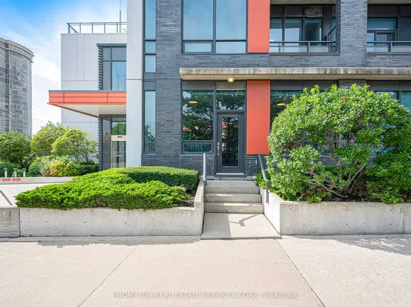 55 Eglinton Ave W #108, Mississauga, ON L5R 0E4