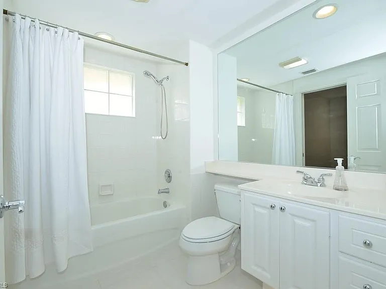 28725 Alessandria Cir — Photo 7