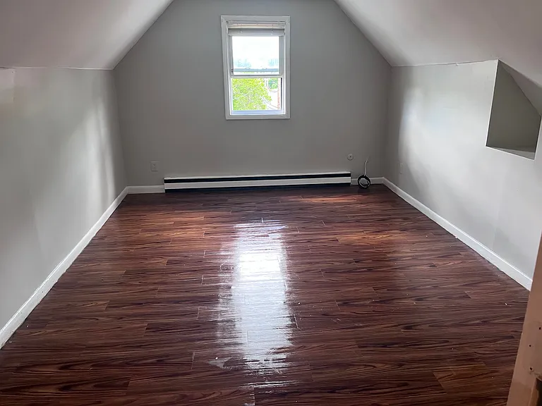 201 Main St #4 — Photo 4