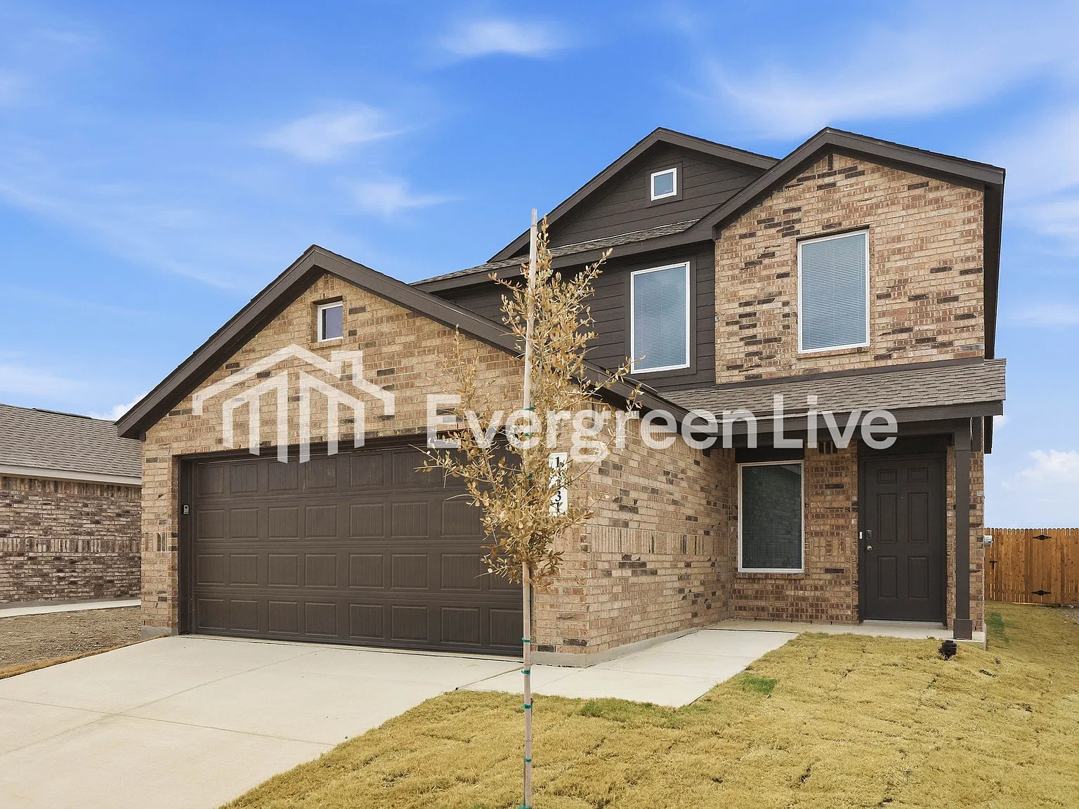 4 bed, 2.0 bath, 1867 sqft, $1,565 — Photo 2