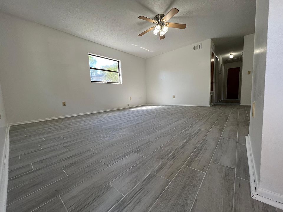 1st image of 2532 S Elm Ave