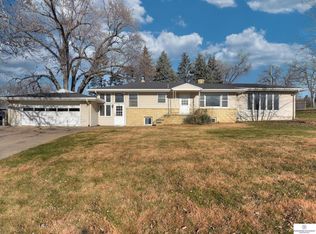 5814 Weir St, Omaha, NE 68117