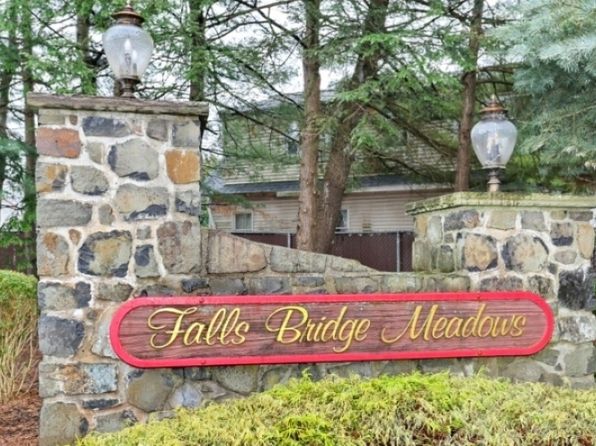 40 Falls Bridge Dr