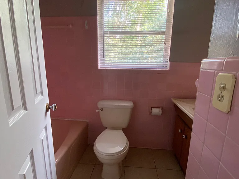 1215 Buckingham Dr — Photo 10