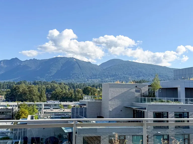 777 Harbourside Dr — Photo 1