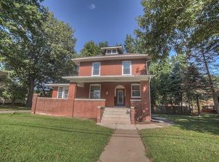 1301 E B St, Belleville, IL 62221