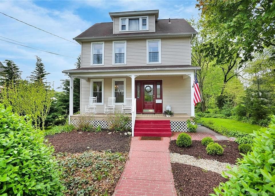 1st image of 559 Nichols Ave