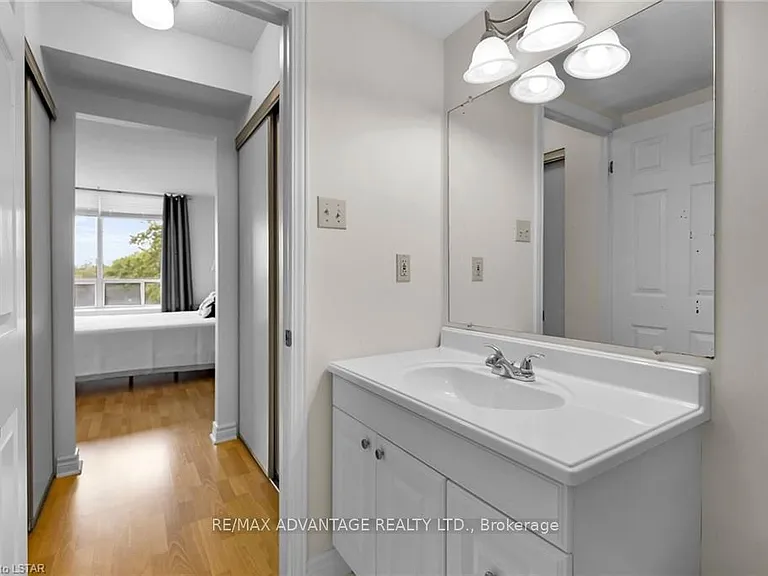 1510 Richmond St #405 — Photo 31