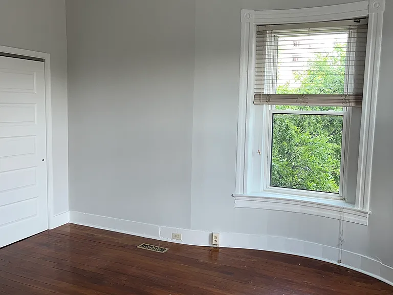 2646 N Charles St — Photo 5