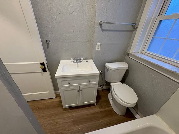 5th image of 3134 S Compton Ave APT 2S