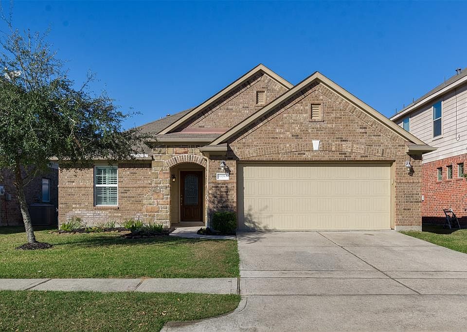 1st image of 21503 Kings Bend Dr