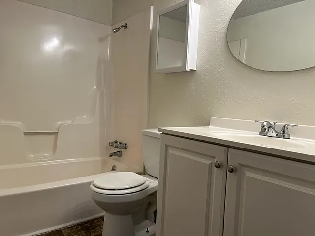 Tiblow Village Apartments — Photo 41