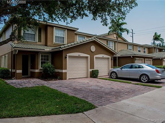 2nd image of 3001 SE Lexington Lakes Dr