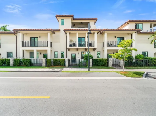 4648 NW 83rd Ave, Doral, FL 33166