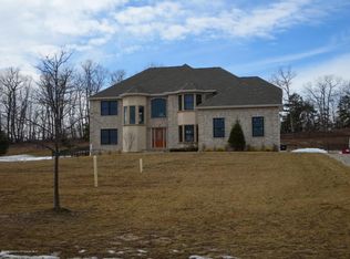 4 Stone Tavern Dr, Millstone Township, NJ 08510